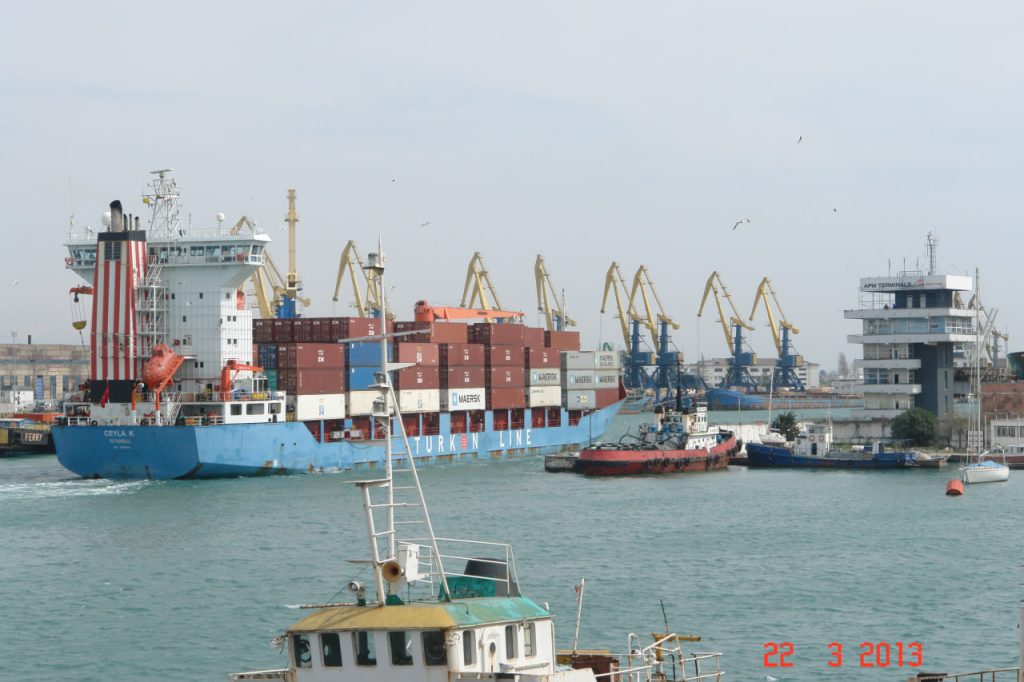 Logistics and forwarding of sea cargo transportation in the port of Poti